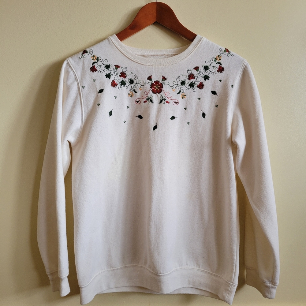 Vintage embroidered crewneck sweater